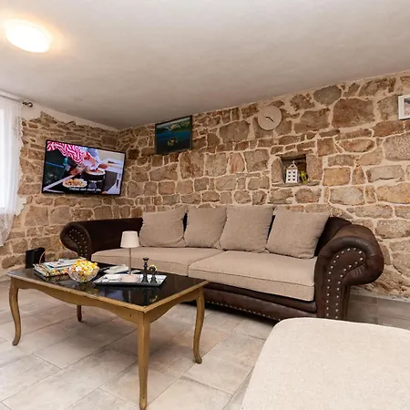 House Skarpini Dvori Peaceful Retreat Holiday home
