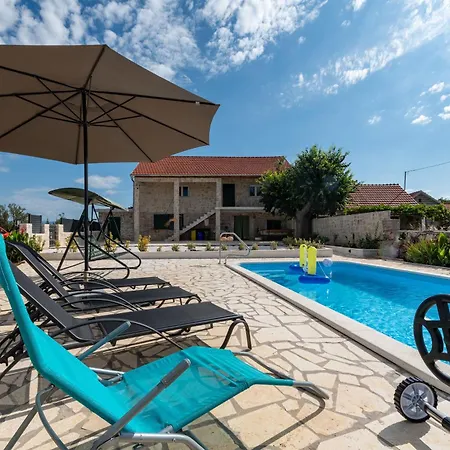 House Skarpini Dvori Peaceful Retreat