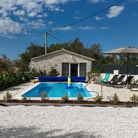 House Skarpini Dvori Peaceful Retreat Holiday home Oklaj