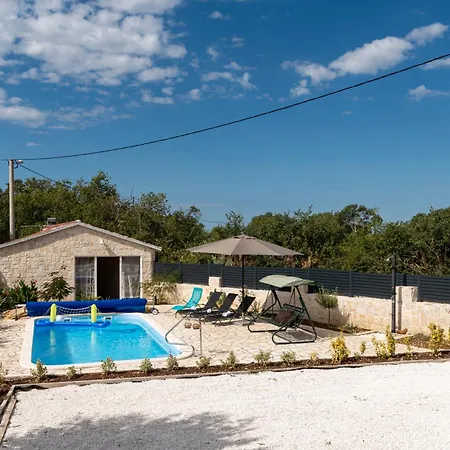 House Skarpini Dvori Peaceful Retreat * Oklaj